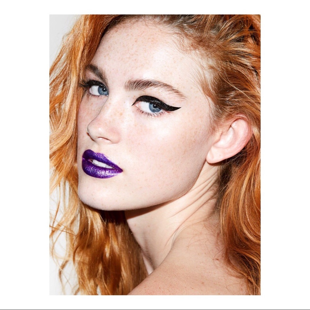 BN-Still Sealed! Revlon Lipstick Unplugged Violet